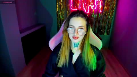 tora online show from December 14, 8:40 pm