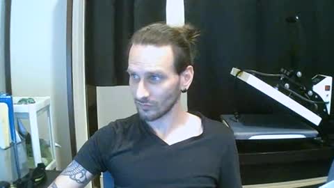 Snapshot of tornado2156 chatting on March 14, 4:29 am Tornado2156 online show from March 14, 4:29 am