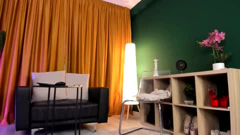 Snapshot of torri_kitten chatting on October 1, 4:29 am torri kitten online show from October 1, 4:29 am