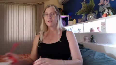 Milly online show from April 28, 10:59 pm
