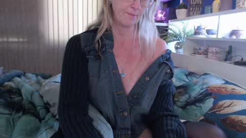 Milly online show from July 14, 2:27 am