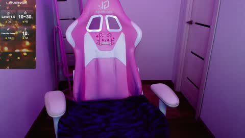   online show from December 7, 7:49 am