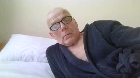 touche5656607203 online show from March 15, 9:48 am