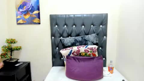 Snapshot of toxicfantasy4u chatting on October 16, 5:25 pm toxicfantasy4u online show from October 16, 5:25 pm