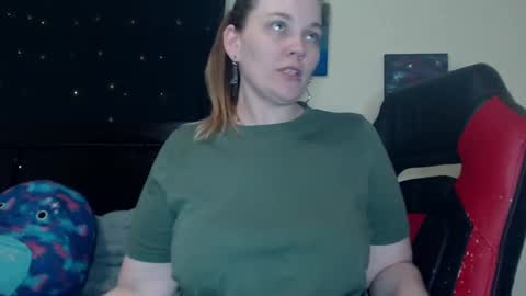 Lilly Miss Mistress Goddess Maam Queen Boss online show from December 2, 11:56 am