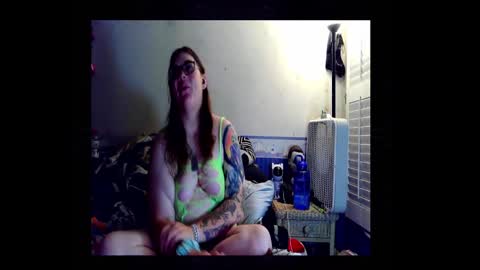 Toxiclove1311 online show from October 4, 12:08 am