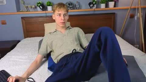 Max online show from February 7, 9:57 am