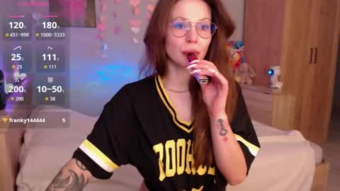 toxkiss online show from November 5, 5:29 am