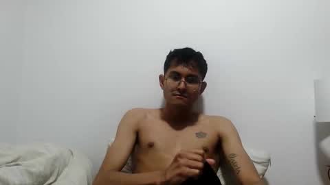 Snapshot of toy_sweet chatting on May 23, 2:06 am Xander online show from May 23, 2:06 am