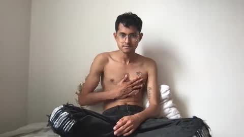 Snapshot of toy_sweet chatting on May 27, 4:37 pm Xander online show from May 27, 4:37 pm