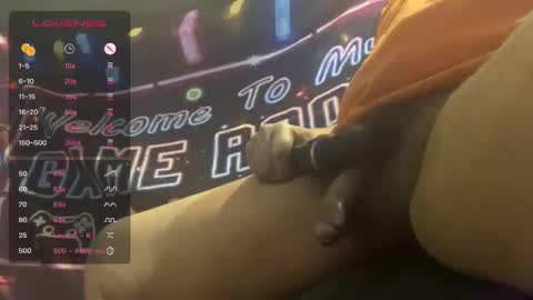 Snapshot of toysformycock chatting on November 5, 2:00 am ToysForMyCock online show from November 5, 2:00 am