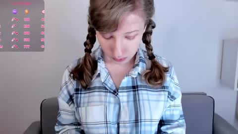 tracy_aww online show from March 20, 8:41 am