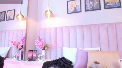 Snapshot of tracy_lee_ chatting on February 17, 8:26 pm Tracy online show from February 17, 8:26 pm