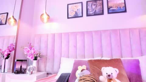 Snapshot of tracy_lee_ chatting on February 23, 8:50 pm Tracy online show from February 23, 8:50 pm