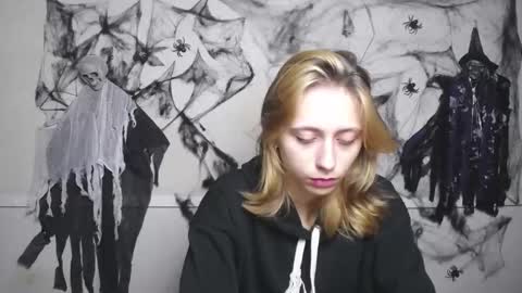 Snapshot of tracyleebb chatting on November 15, 12:02 pm TracyLeeBB online show from November 15, 12:02 pm