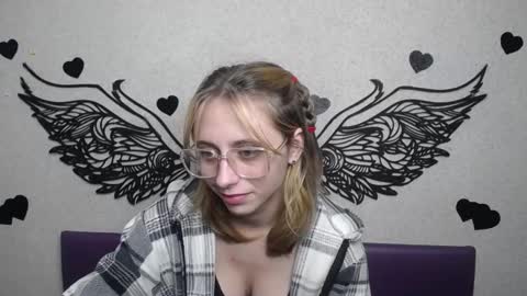 Snapshot of tracyleebb chatting on November 18, 2:43 pm TracyLeeBB online show from November 18, 2:43 pm