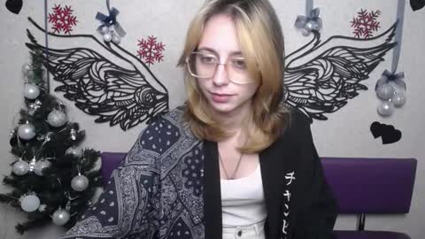 Snapshot of tracyleebb chatting on December 19, 6:42 am TracyLeeBB online show from December 19, 6:42 am