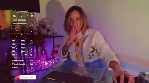 Snapshot of trafka_murafka chatting on January 9, 2:11 am Hey my name is Kiri Kiri online show from January 9, 2:11 am