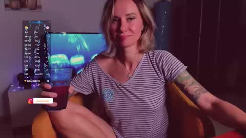 Snapshot of trafka_murafka chatting on September 21, 9:05 pm Hey my name is Kiri Kiri online show from September 21, 9:05 pm