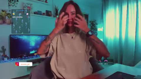 Hey my name is Kiri Kiri online show from July 13, 3:04 pm