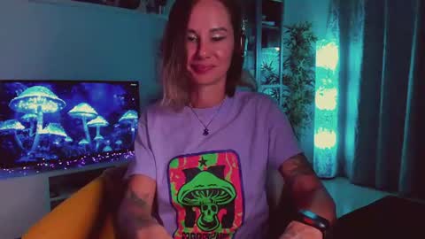 Hey my name is Kiri Kiri online show from July 24, 9:35 pm