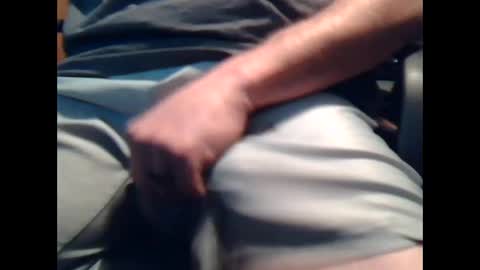 Snapshot of trainjunky chatting on December 7, 11:12 pm trainjunky online show from December 7, 11:12 pm