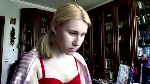 Lesly online show from May 16, 7:38 am