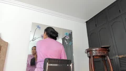 Juliana Giiraldo  online show from October 5, 3:32 pm