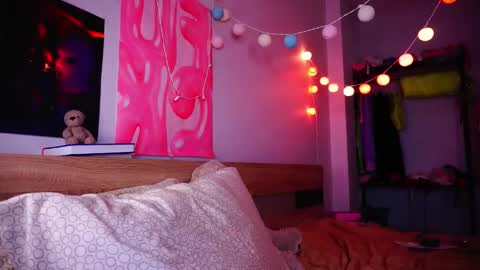 Snapshot of trans_ballerina chatting on February 24, 9:52 pm trans ballerina online show from February 24, 9:52 pm