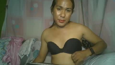 transhottie28 online show from February 12, 1:27 pm