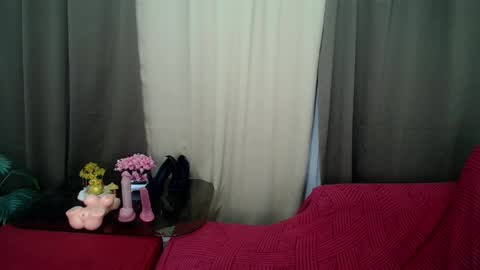 Snapshot of transmanilasue chatting on June 1, 4:25 am Sue online show from June 1, 4:25 am