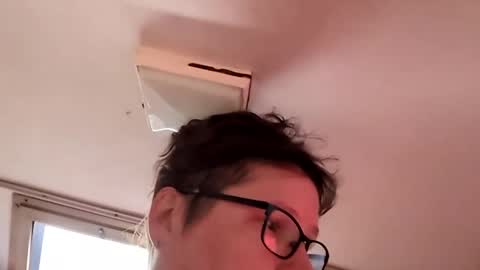 Julie online show from November 26, 6:31 pm