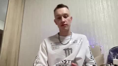 Travis online show from April 1, 1:41 pm