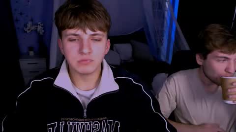 Travis online show from November 19, 8:20 pm