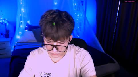 Travis online show from November 24, 7:57 pm