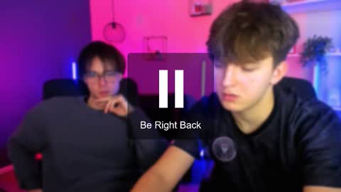 Travis online show from February 2, 9:41 am