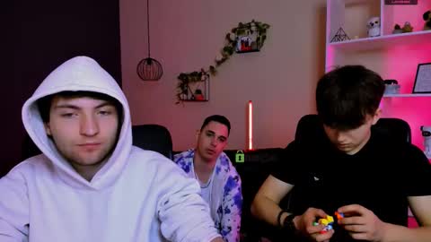 Travis online show from March 15, 9:59 am