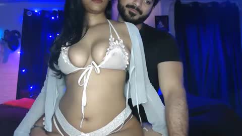 travisandnina online show from February 5, 2:22 pm