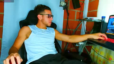 TRAVIS. online show from November 4, 9:36 pm