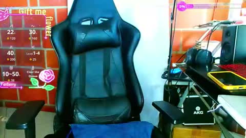 TRAVIS. online show from January 31, 7:11 pm