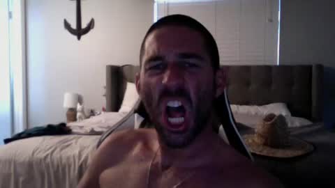 Snapshot of traviskenn chatting on December 7, 4:58 pm TravisKenn online show from December 7, 4:58 pm