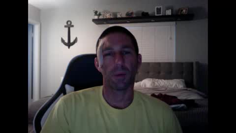 Snapshot of traviskenn chatting on December 19, 12:34 pm TravisKenn online show from December 19, 12:34 pm