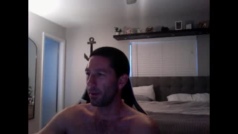 Snapshot of traviskenn chatting on December 20, 12:49 pm TravisKenn online show from December 20, 12:49 pm