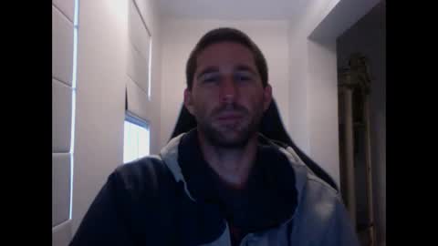 Snapshot of traviskenn chatting on January 22, 12:49 pm TravisKenn online show from January 22, 12:49 pm