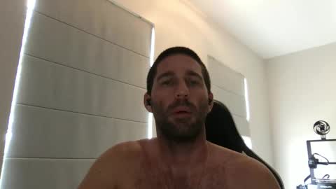 Snapshot of traviskenn chatting on February 25, 5:36 pm TravisKenn online show from February 25, 5:36 pm