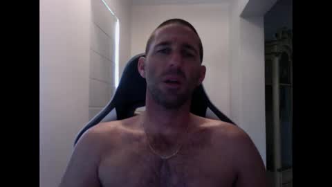 Snapshot of traviskenn chatting on March 2, 6:19 pm TravisKenn online show from March 2, 6:19 pm