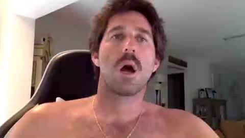 Snapshot of traviskenn chatting on September 22, 6:43 pm TravisKenn online show from September 22, 6:43 pm