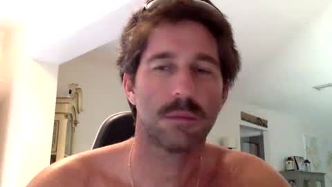 Snapshot of traviskenn chatting on September 23, 11:57 am TravisKenn online show from September 23, 11:57 am