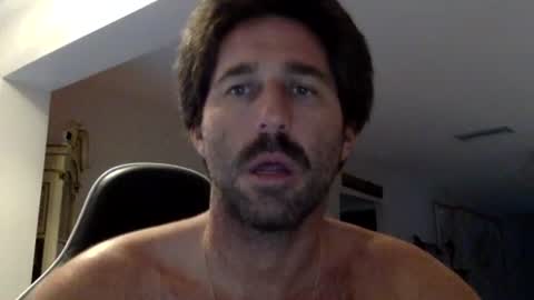 Snapshot of traviskenn chatting on September 26, 11:36 am TravisKenn online show from September 26, 11:36 am