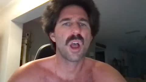 Snapshot of traviskenn chatting on October 14, 11:33 am TravisKenn online show from October 14, 11:33 am